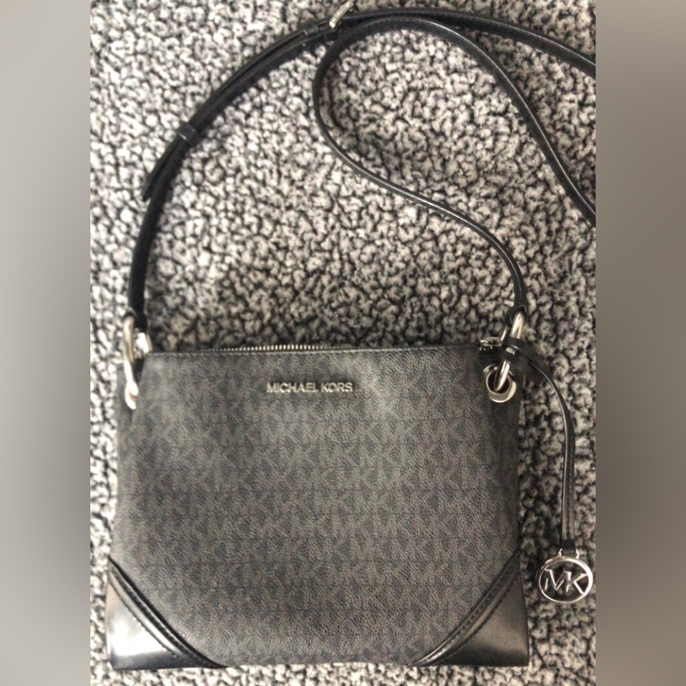 Michael Kors crossbody purse